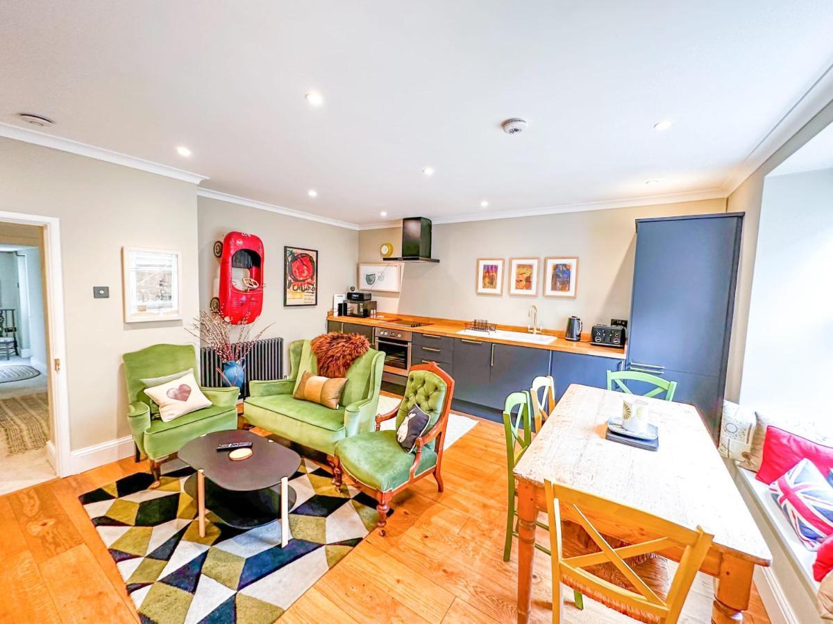 Unique 2 Bed In The Heart Of Bath With Parking Apartment Екстериор снимка