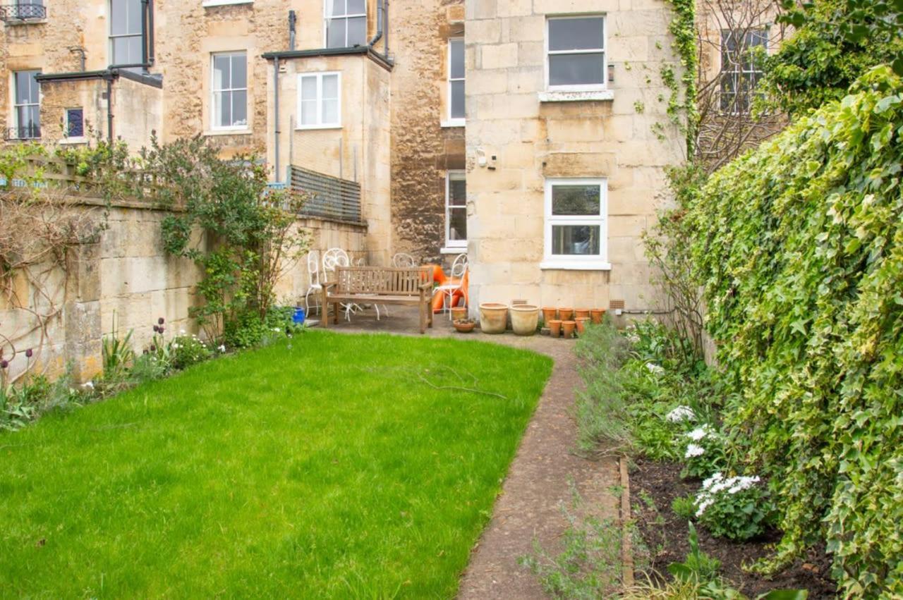Unique 2 Bed In The Heart Of Bath With Parking Apartment Екстериор снимка