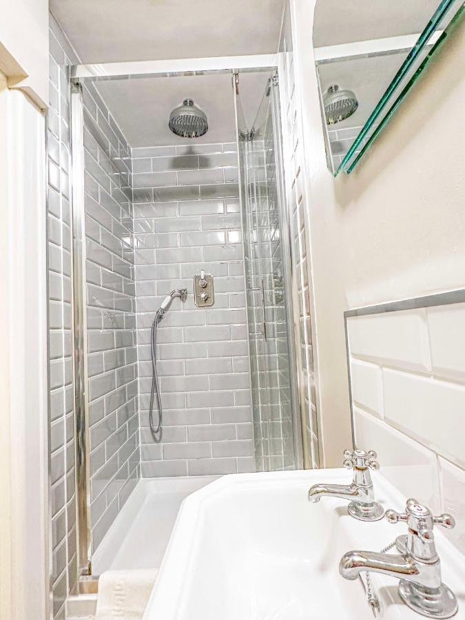 Unique 2 Bed In The Heart Of Bath With Parking Apartment Екстериор снимка